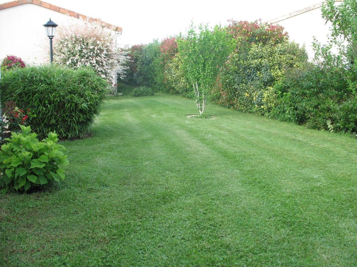 Agapanthe Villa Saint-Georges-les-Baillargeaux ภายนอก รูปภาพ