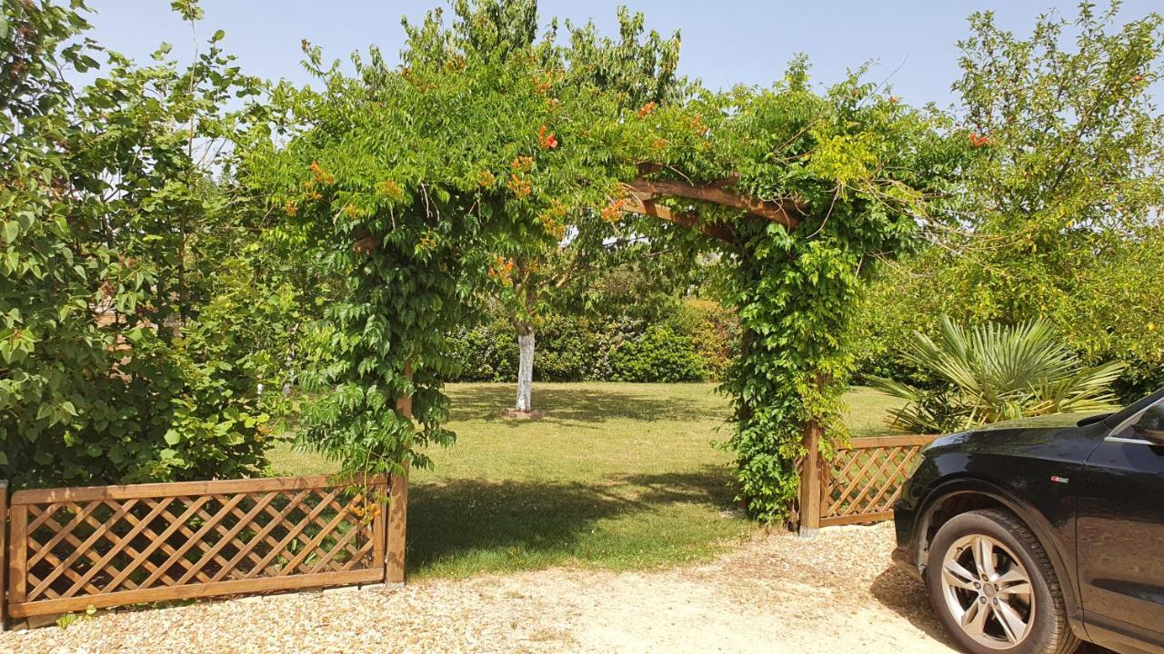 Agapanthe Villa Saint-Georges-les-Baillargeaux ภายนอก รูปภาพ